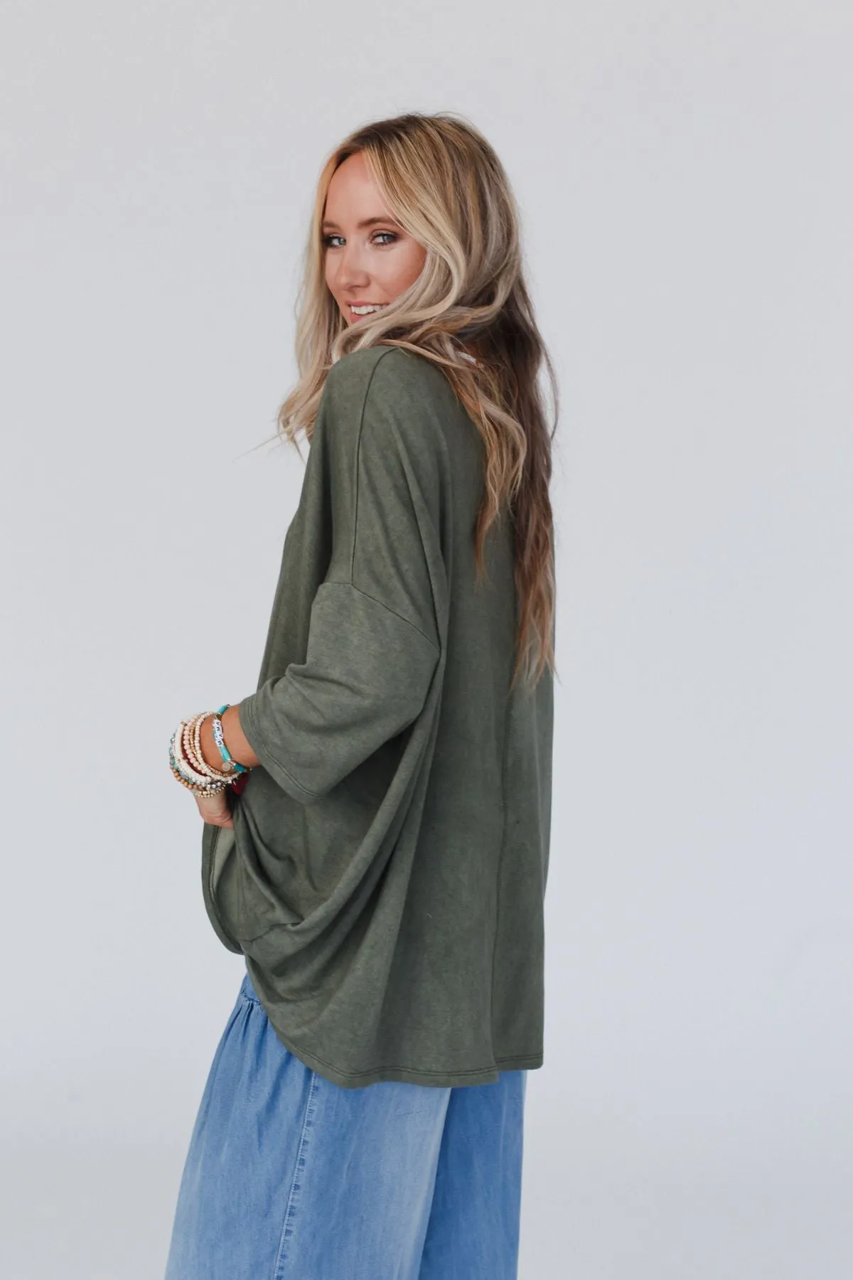 Sunday Stroll Oversized Tee - Olive